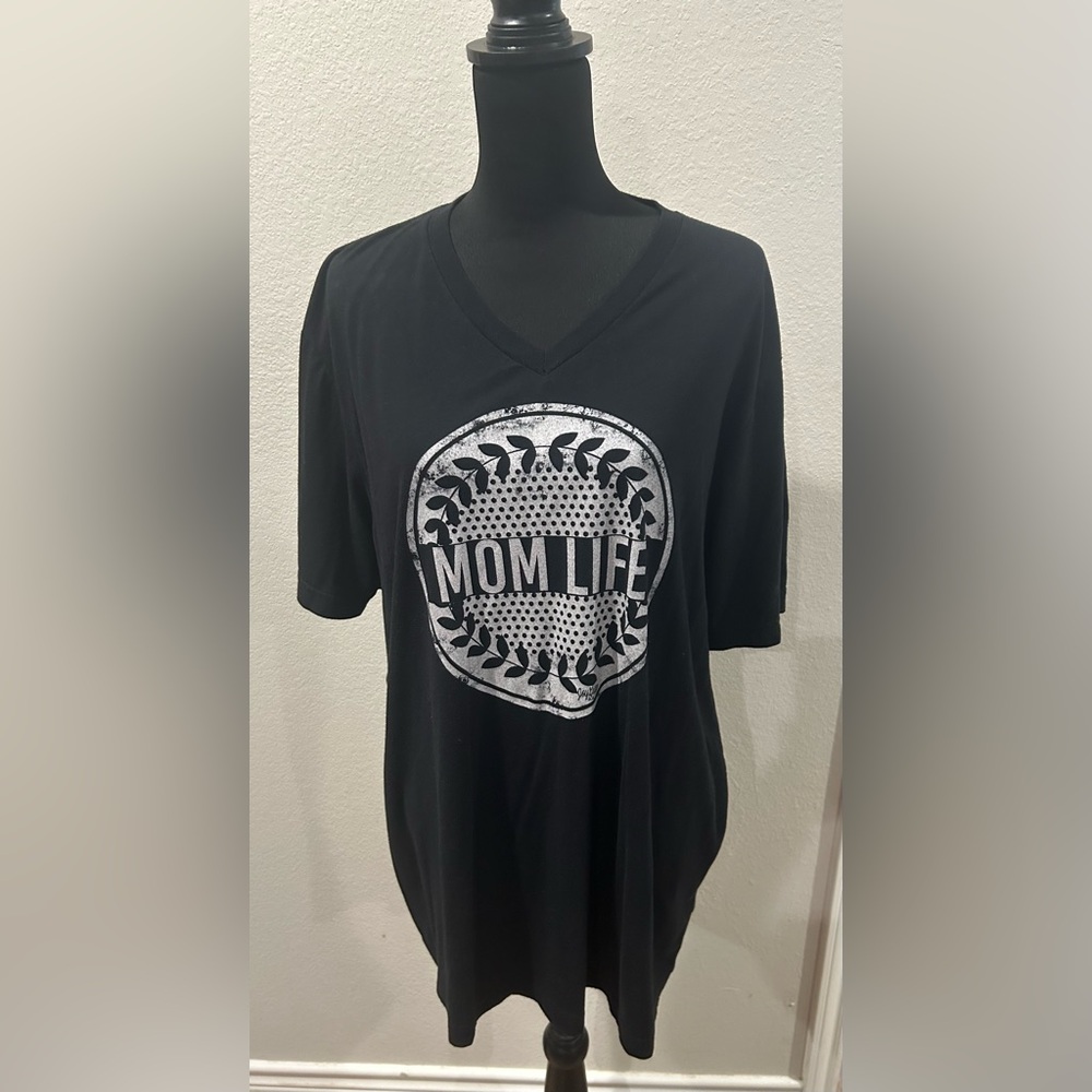 Women’s 2xl Bella canvas v-neck tee